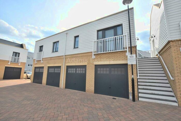 2 Bedroom Apartment To Rent In Candlewood Drive, Reading, RG2