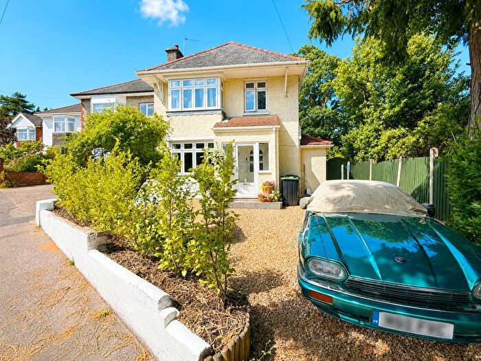 3 Bedroom Detached House For Sale In Firbank Road, Bournemouth, BH9
