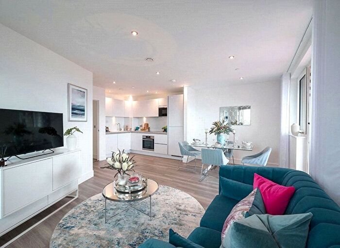 2 Bedroom Flat To Rent In Ashwell House, Merrick Road, Southall, UB2