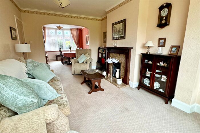 3 Bedroom Semi-Detached House For Sale In , Warwick Avenue, Beeston, NG9