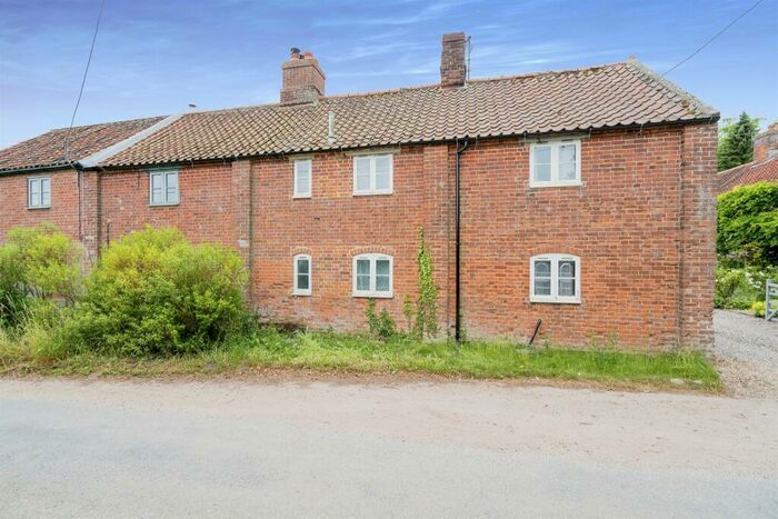 3 Bedroom Character Property For Sale In Squallhams Yard, Wickmere, Norwich, NR11
