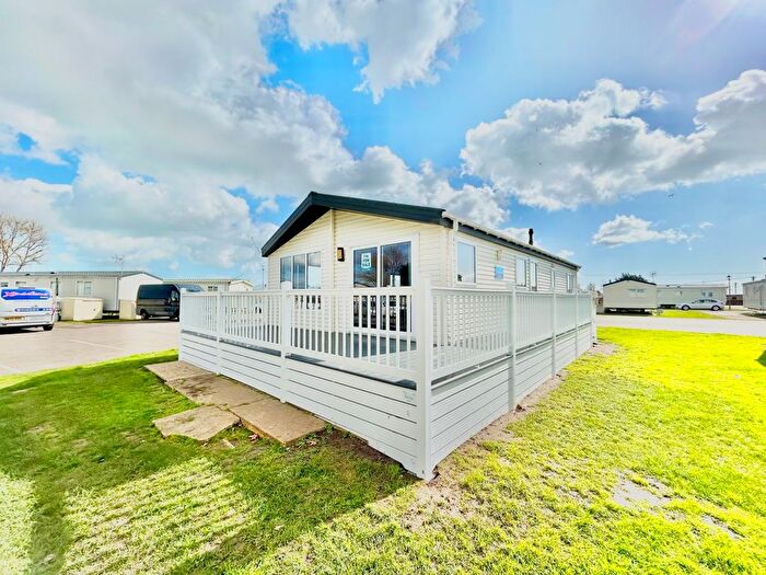 2 Bedroom Park Home For Sale In Beach Road, St. Osyth, Clacton-On-Sea, CO16