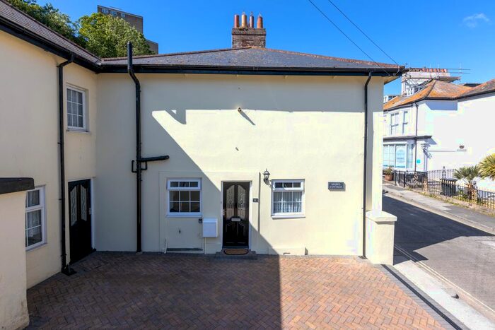 2 Bedroom Cottage To Rent In Park Hill Road, Torquay, TQ1