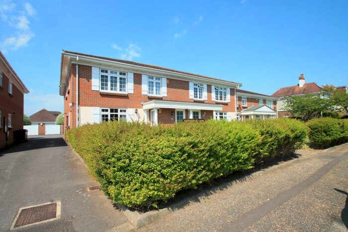 2 Bedroom Apartment To Rent In Church Road, BN13