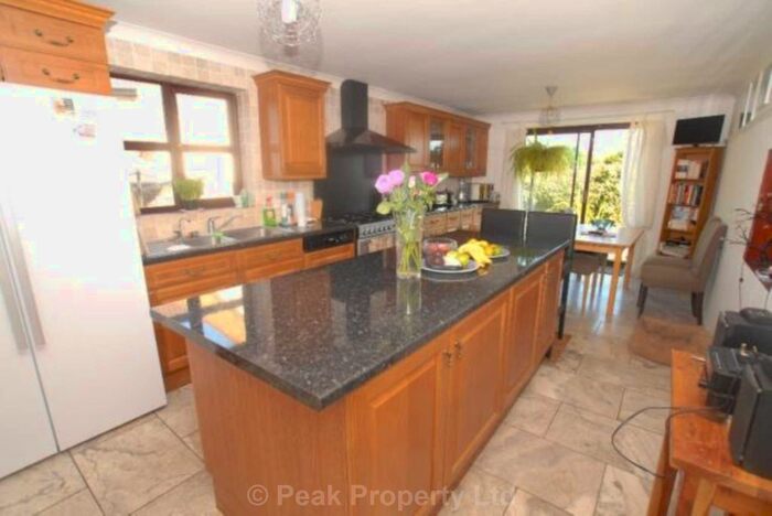 5 Bedroom Property To Rent In Wedds Way, Great Wakering, SS3