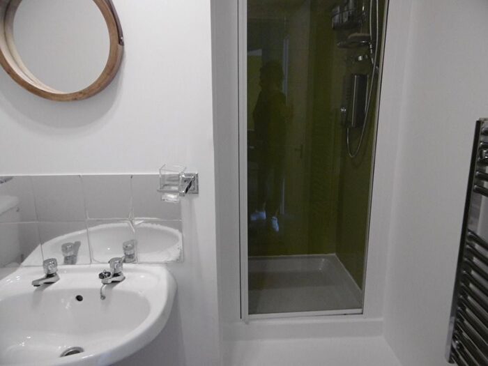 1 Bedroom Flat To Rent In Guild Street, City Centre, Aberdeen, AB11