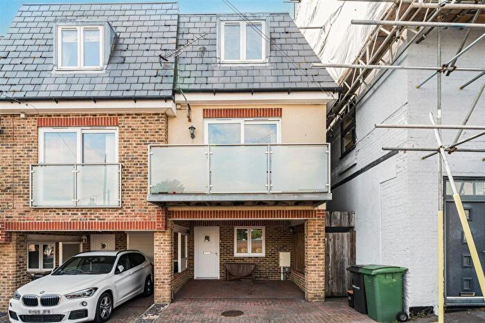 3 Bedroom End Of Terrace House For Sale In Western Road, Maidstone, ME16