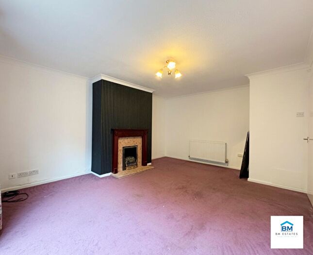 2 Bedroom Maisonette To Rent In Combe Close, Leicester, LE3