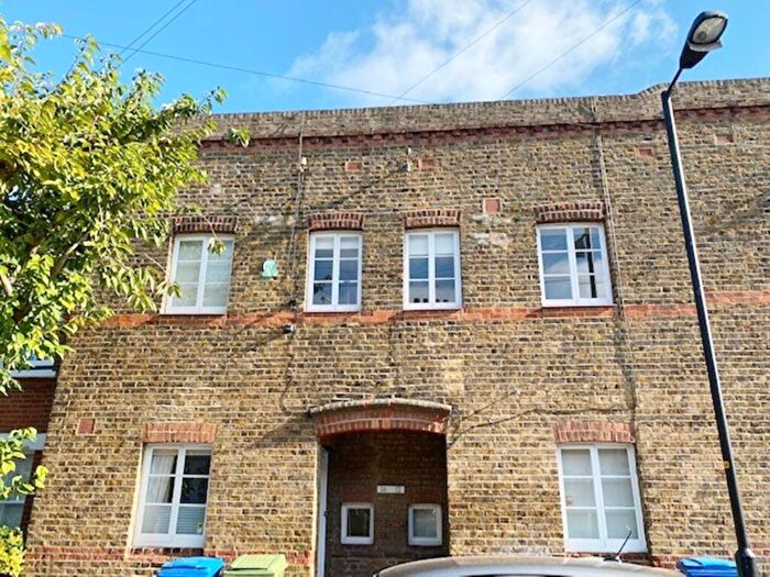 2 Bedroom Cottage To Rent In Aysgarth Road, Dulwich Village, London, SE21