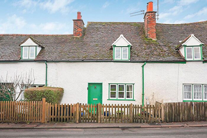 2 Bedroom Cottage For Sale In Station Road, Welham Green, North Mymms, Hatfield, AL9