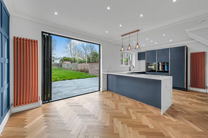 4 Bedroom Property To Rent In Woodyates Road, Canary Wharf, SE12