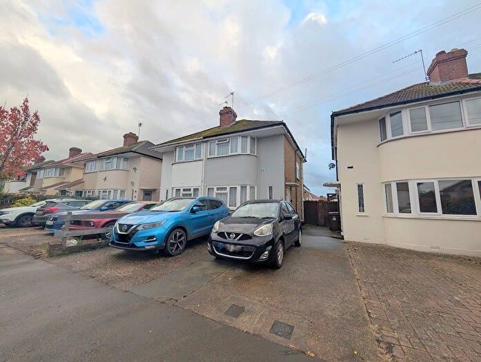 3 Bedroom Semi Detached House For Sale In Kingston Avenue, Bedfont, TW14
