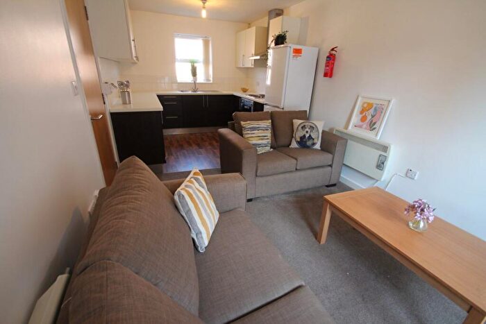 4 Bedroom Flat To Rent In Helmsley Mews, Newcastle Upon Tyne, NE2