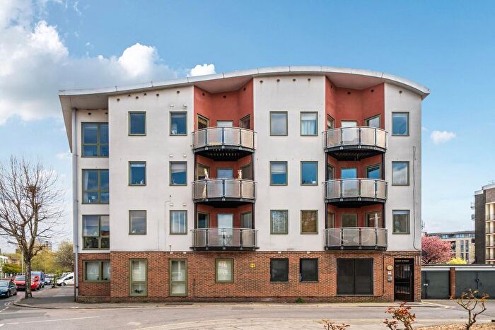 2 Bedroom Flat For Sale In Abbey Street, Southwark, London, SE1