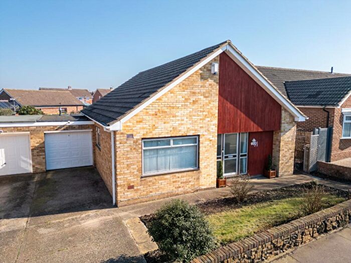 3 Bedroom Bungalow For Sale In Cambria Crescent, Gravesend, Kent, DA12