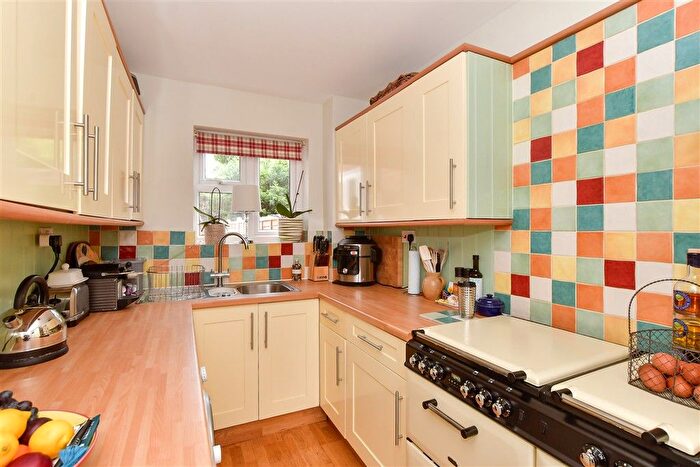 1 Bedroom Terraced House For Sale In Grosvenor Gardens, Billericay, Essex, CM12