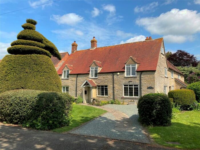 4 Bedroom Detached House For Sale In The Green, Evesham, WR11