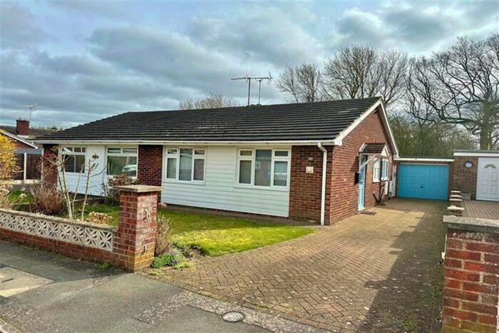 2 Bedroom Semi-Detached Bungalow To Rent In Warren Road, Braintree, CM7