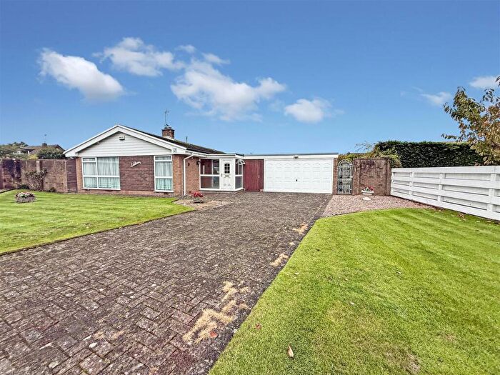 3 Bedroom Detached Bungalow For Sale In Trent Way, Gayton, Wirral, CH60