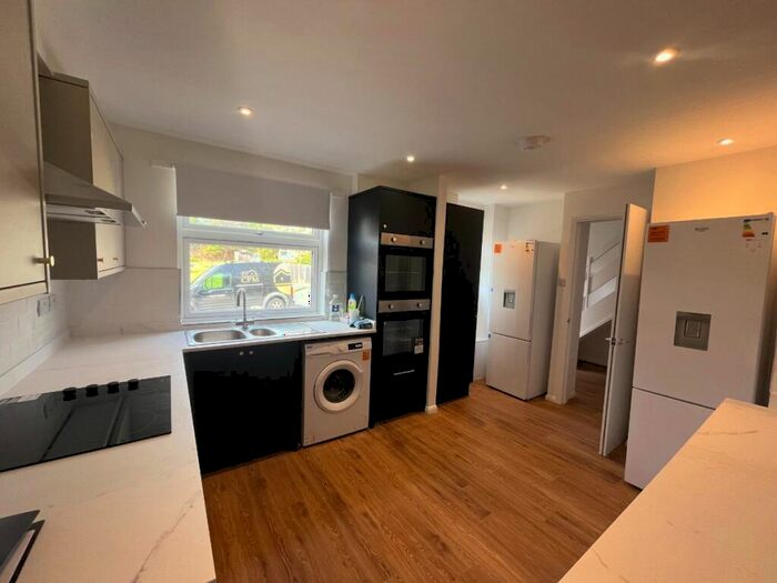 5 Bedroom Semi-Detached House To Rent In Downs Road, Canterbury, CT2