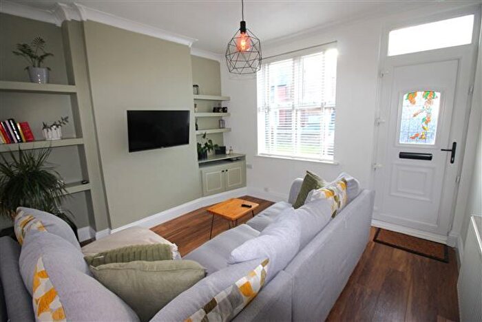 2 Bedroom End Of Terrace House To Rent In Robin Lane, Beighton, Sheffield, S20