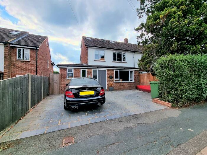 3 Bedroom Terraced House To Rent In West End, GU24