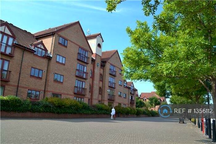 2 Bedroom Flat To Rent In Cumberland Close, Bristol, BS1