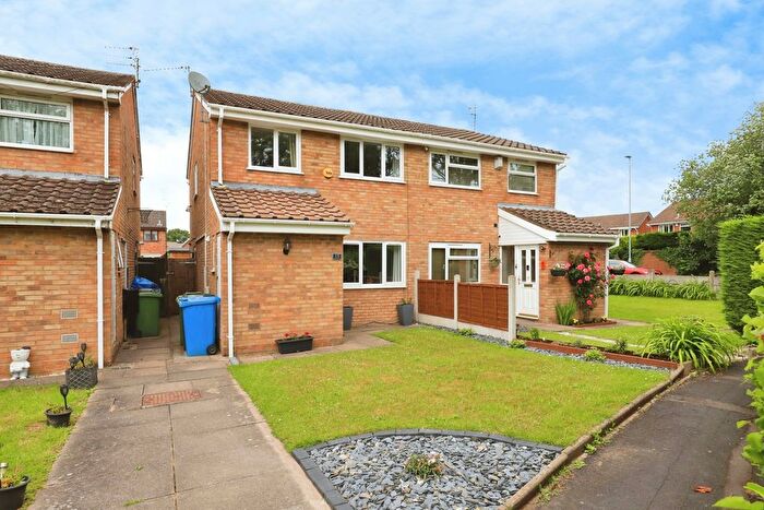 3 Bedroom Semi-Detached House For Sale In Lingfield Grove, Perton, Wolverhampton, Staffordshire, WV6