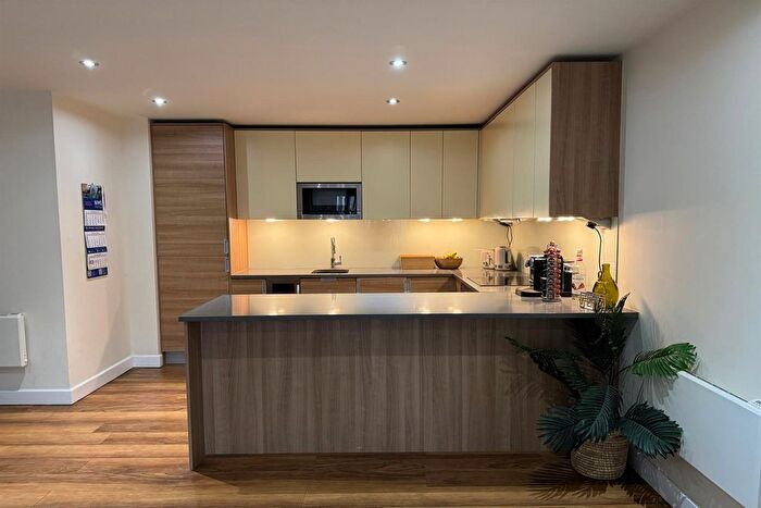 2 Bedroom Flat To Rent In Cavendish House, Boulevard Drive, Colindale, NW9