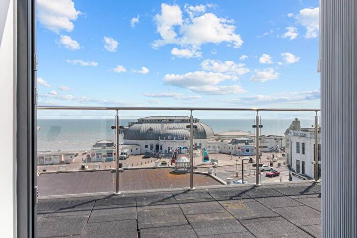 2 Bedroom Flat To Rent In Worthing House, - South Street, BN11