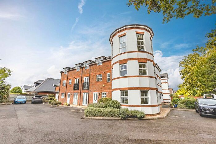 2 Bedroom Flat For Sale In Monkey Island Lane, Bray, Maidenhead, SL6