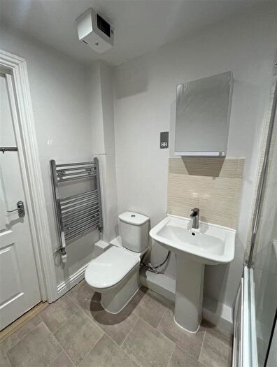 1 Bedroom Property To Rent In Campbell Road, London, E3