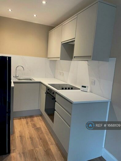 2 Bedroom Flat To Rent In Tollcross Road, Glasgow, G32