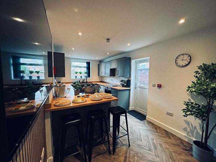 6 Bedroom Terraced House To Rent In House Share - Studio Rooms - Cheyney Road, Chester, CH1