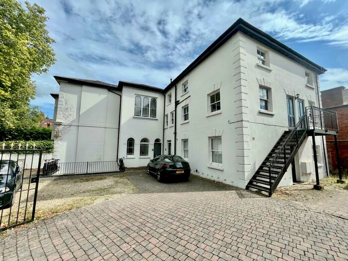 2 Bedroom Apartment To Rent In Warwick Place, Leamington Spa, CV32