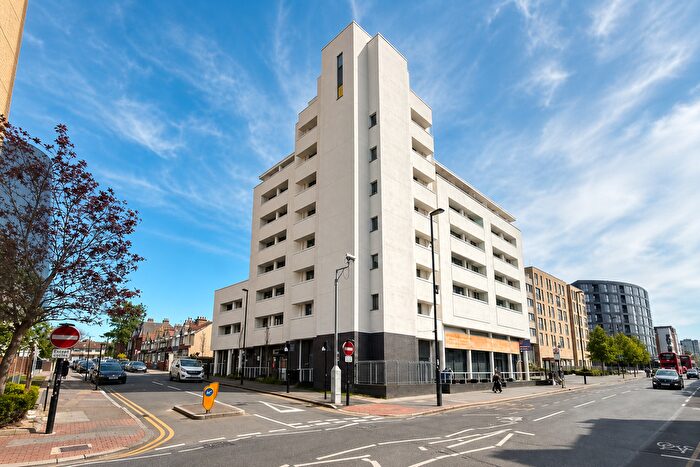 2 Bedroom Flat To Rent In London Road, Croydon, Greater London, CR0