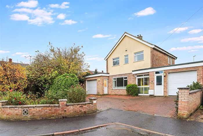 3 Bedroom Detached House For Sale In Crowthorne Close, Cambridge, CB1