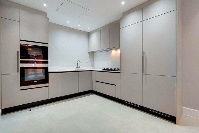 3 Bedroom Apartment To Rent In Fitzjohns Avenue, Hampstead, NW3