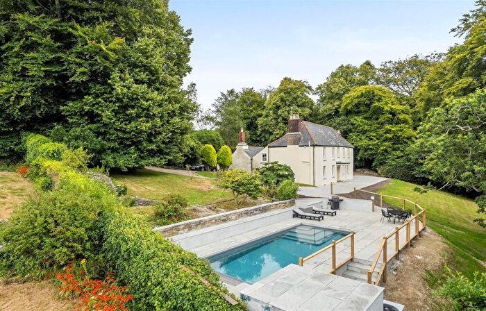 6 Bedroom Detached House For Sale In Kirland, PL30