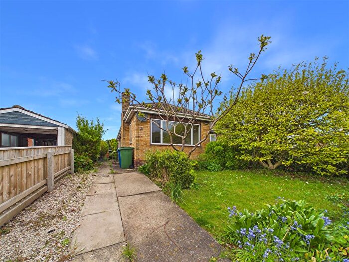 2 Bedroom Semi Detached Bungalow For Sale In West Hall Garth, South Cave, HU15