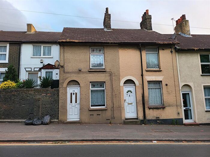 2 Bedroom End Of Terrace House To Rent In Stonebridge Road, Northfleet, DA11