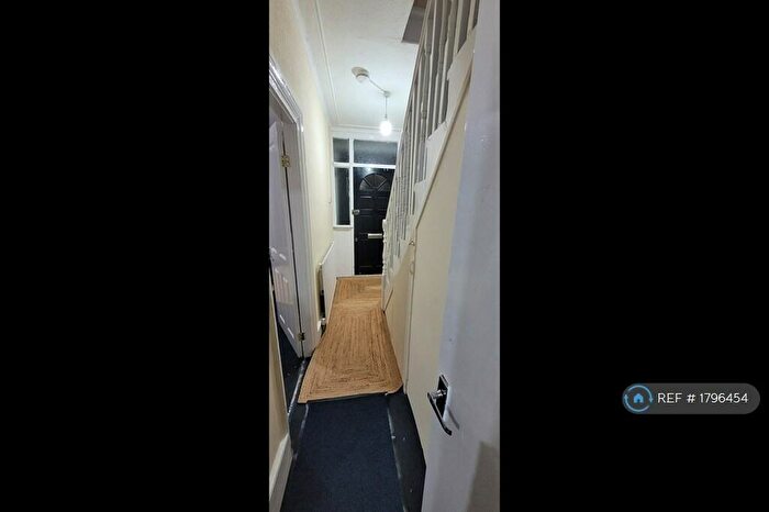 4 Bedroom Terraced House To Rent In Off Ilford Lane, Essex, IG1