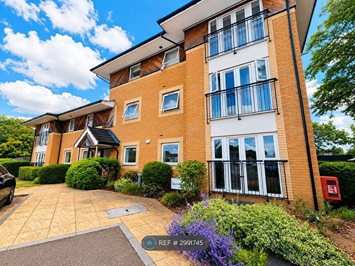 2 Bedroom Flat To Rent In Southwood Court, Gidea Park, RM11