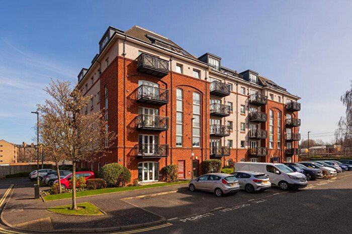 3 Bedroom Flat For Sale In / Appin Street, Edinburgh, EH14