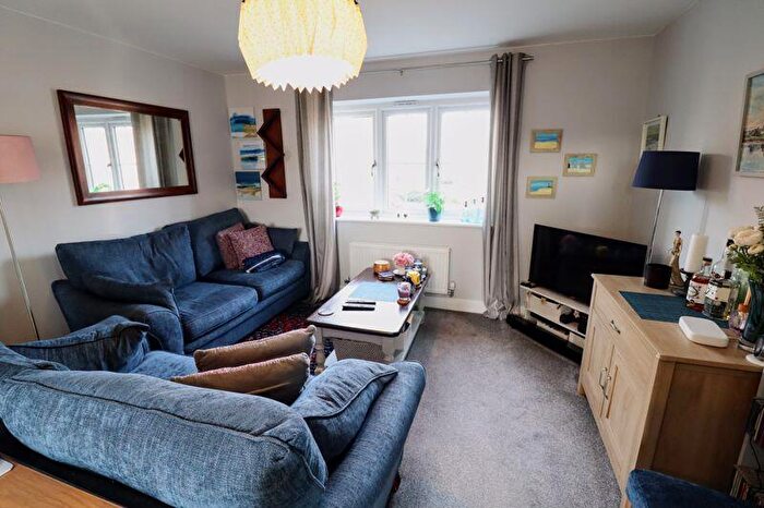 2 Bedroom Coach House For Sale In Galapagos Grove, Newton Leys, Milton Keynes, MK3