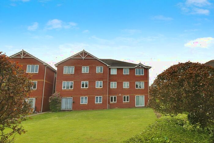 2 Bedroom Flat To Rent In Benfleet Road, Benfleet, SS7
