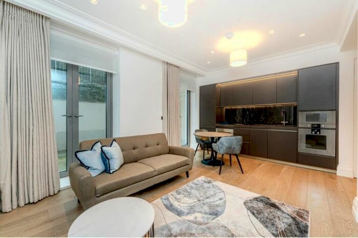1 Bedroom Flat To Rent In Portland Place, London, W1B