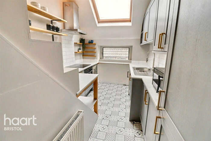3 Bedroom Apartment To Rent In Clarendon Road, Bristol, BS6