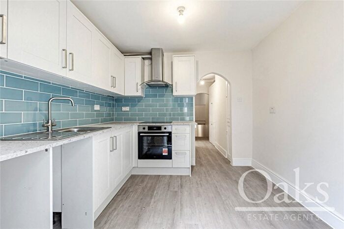 2 Bedroom Maisonette To Rent In Farnley Road, South Norwood, SE25