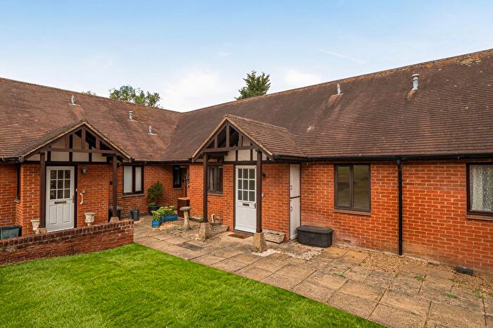 2 Bedroom Bungalow For Sale In Eynsham Road, Farmoor, Oxford, OX2